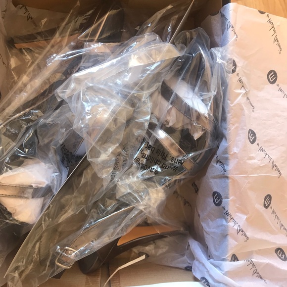 Michael Antonio Sandals - Picture 8 of 8